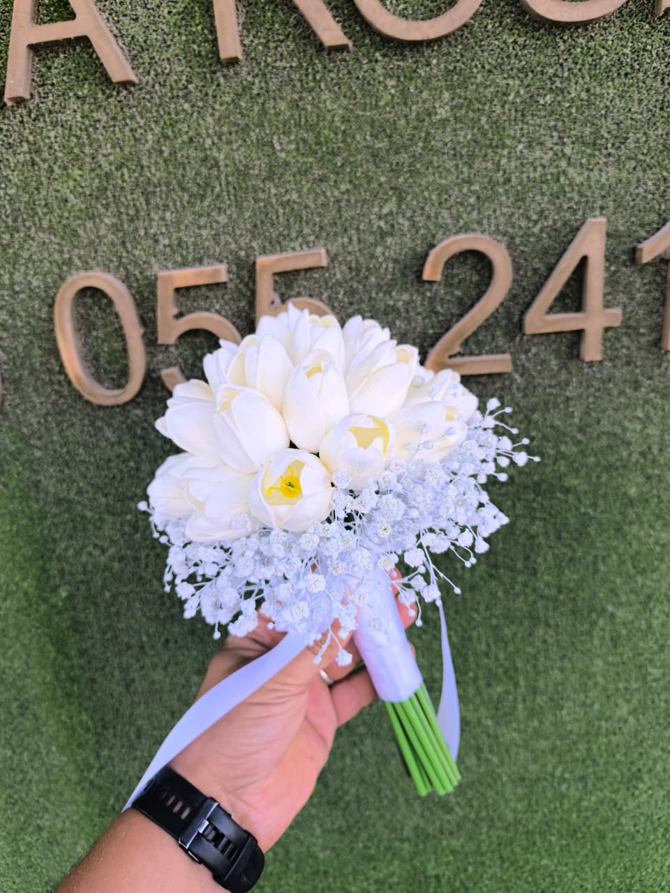 Bouquet à main tulipe blanc avec jébsofilia