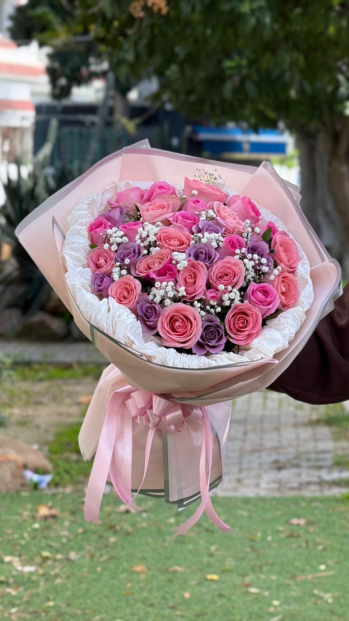 Bouquet de fleurs rond violet